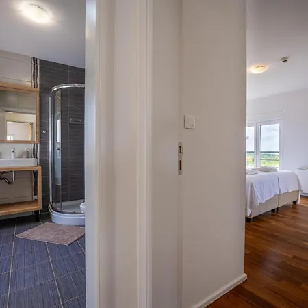 Semesterbostad 4 Schlafzimmer, 3 Badezimmer, Kueche, Wohnzimmer, Privater Pool, Grill Vodnjan